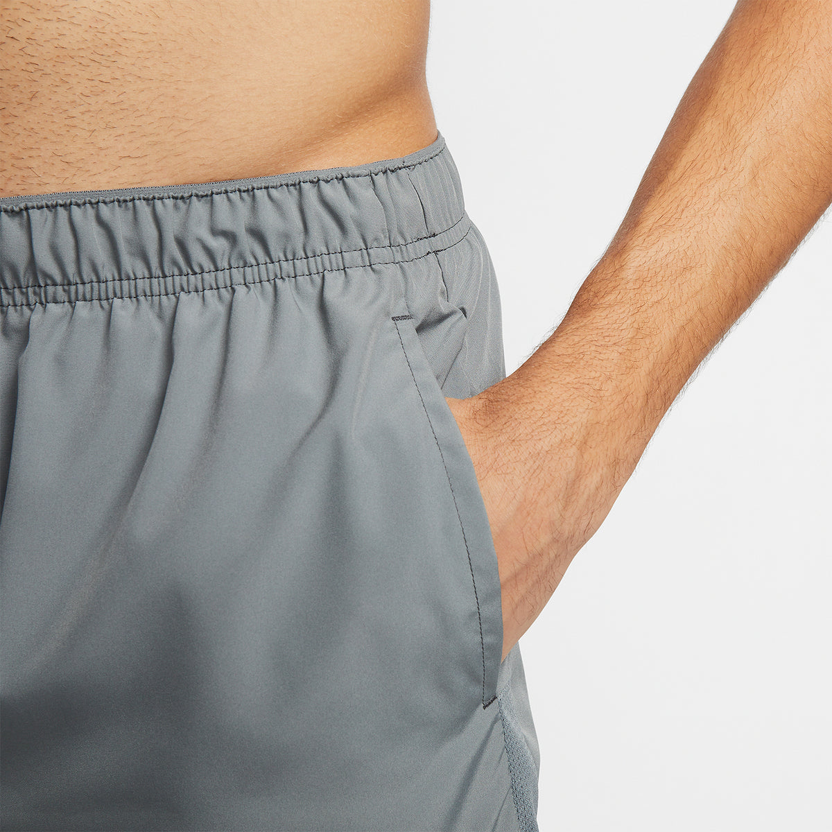 Nike Challenger 7in Pantaloncini Smoke Grey/Reflective Silver