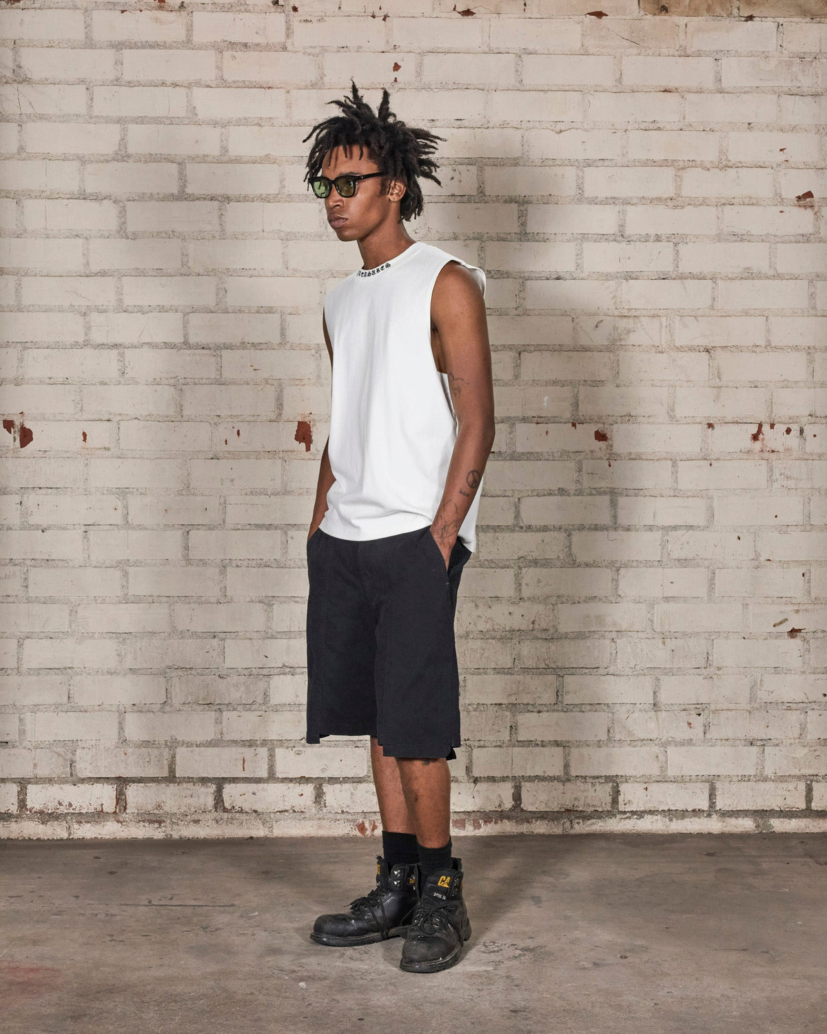 SORROW SLEEVELESS SHIRT