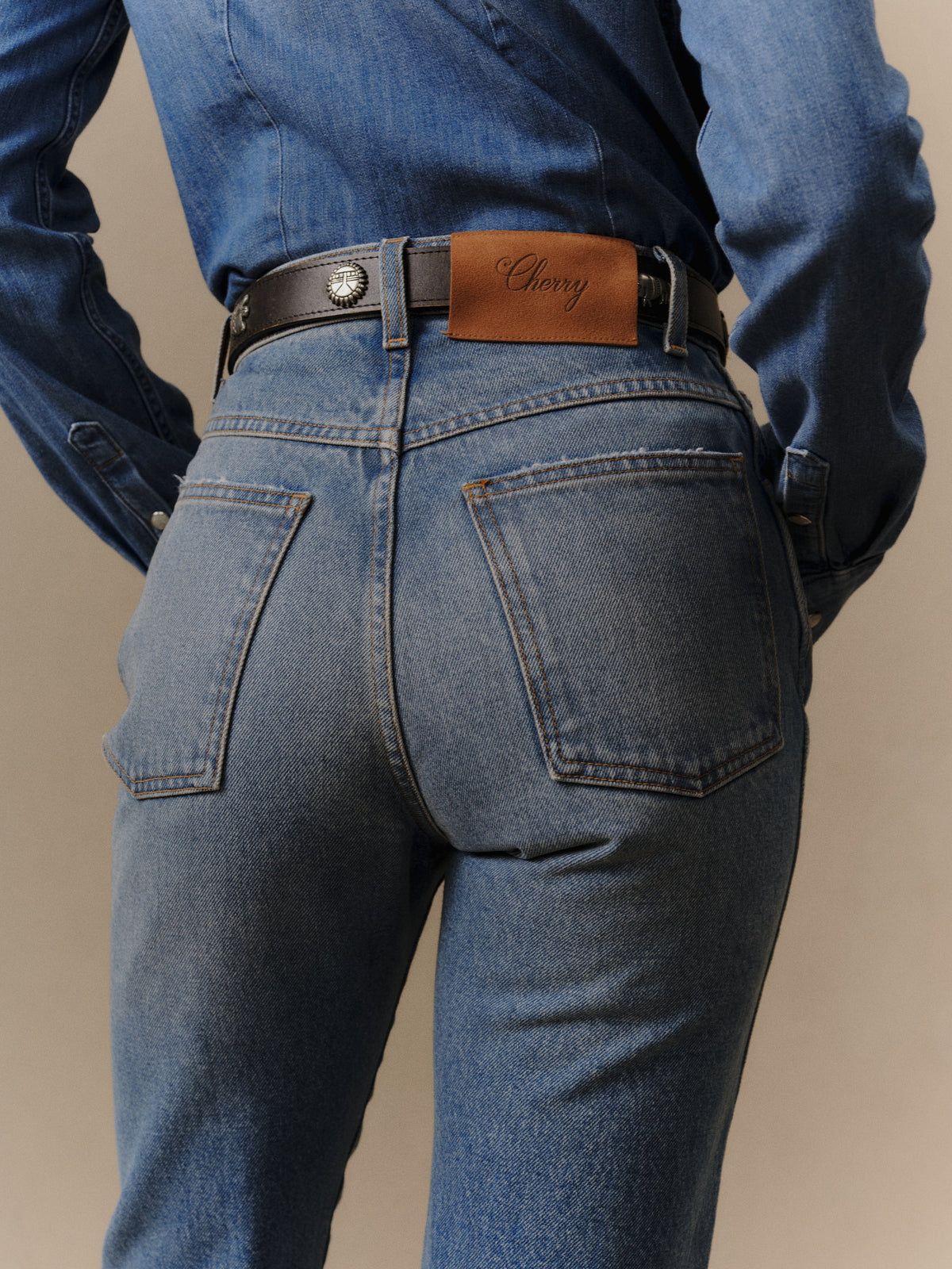 Women's High Rise 5 Pocket (Medium Wash)