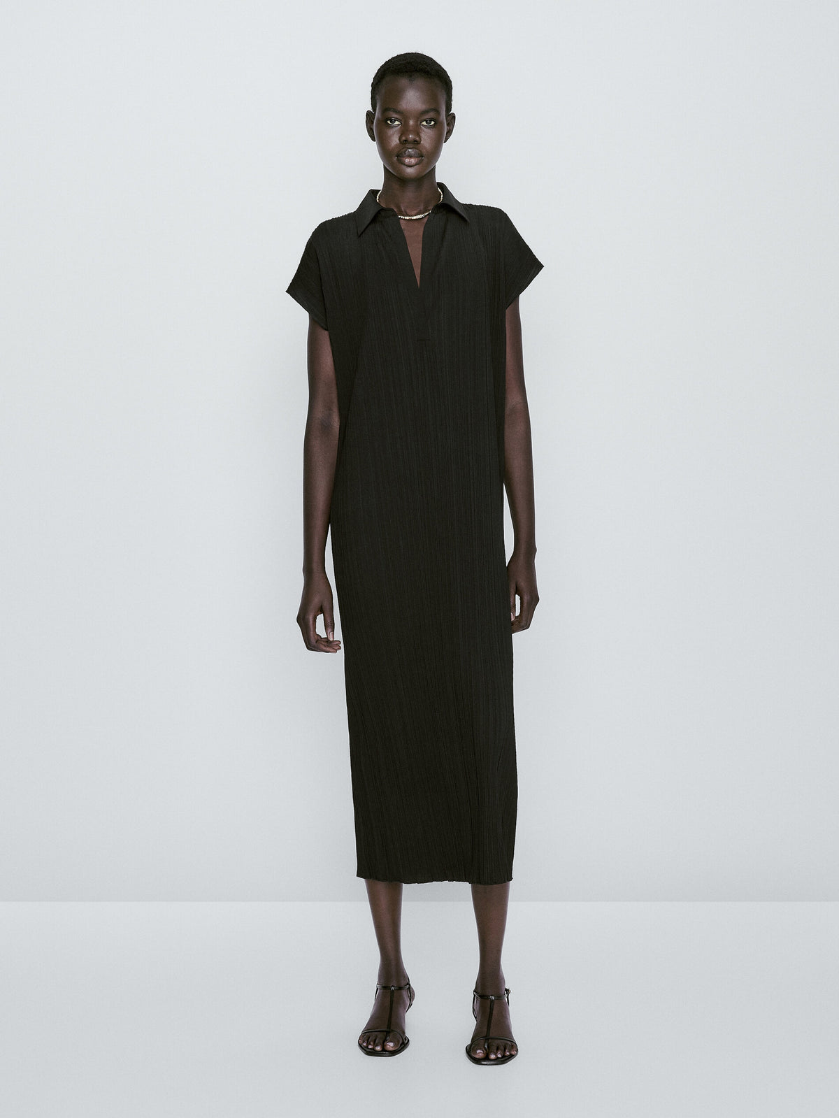 Vestido polo plisado - NEGRO