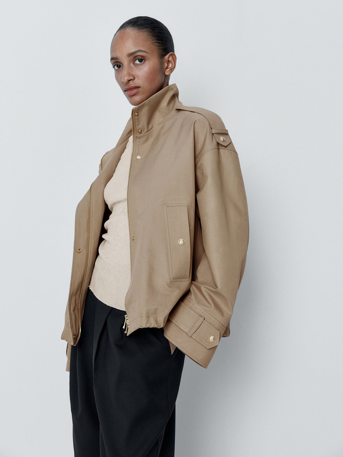 Parka corta botones dorados - BEIGE