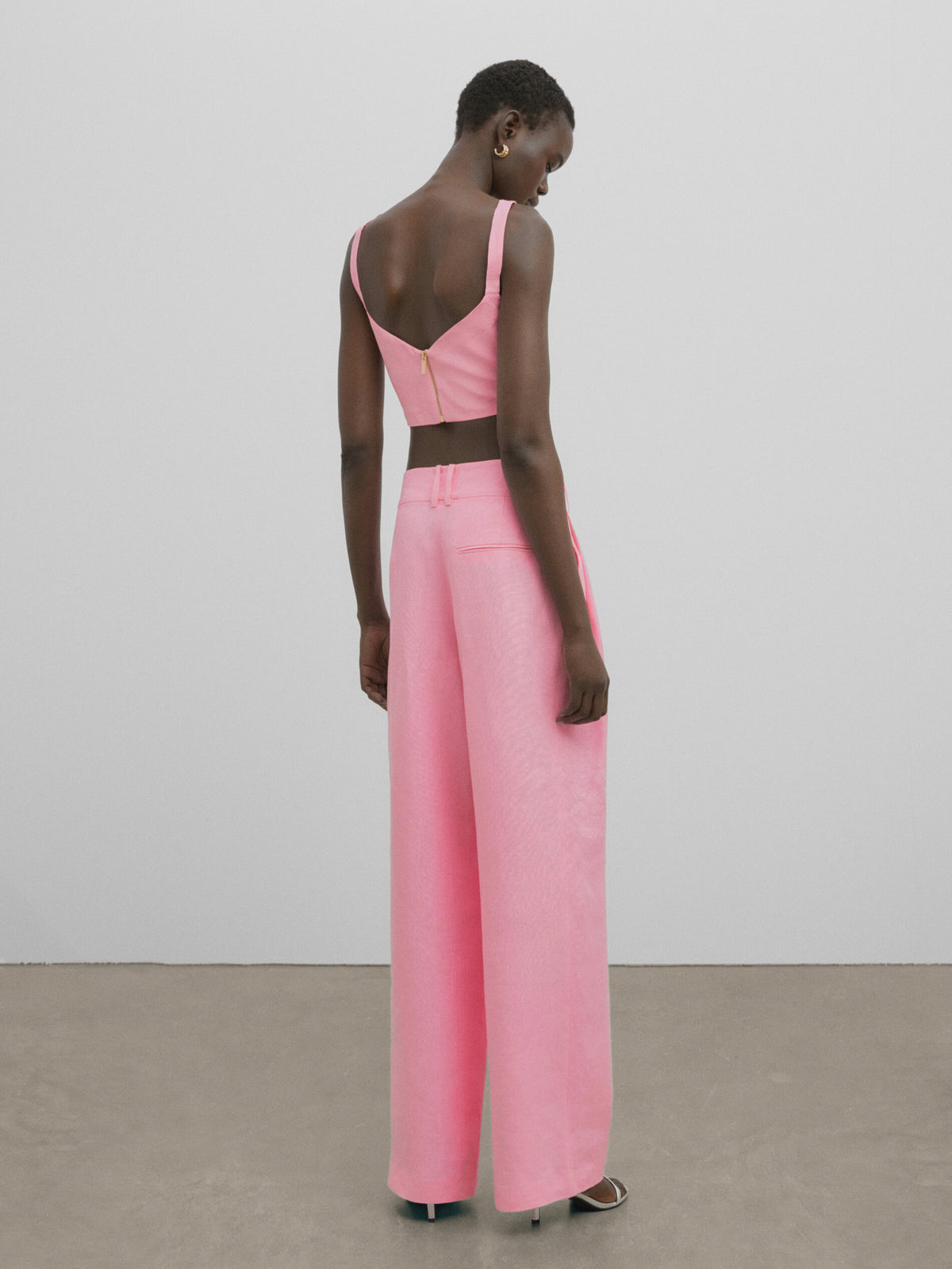 Pantalón lino pinzas bolsillos -Studio - ROSA