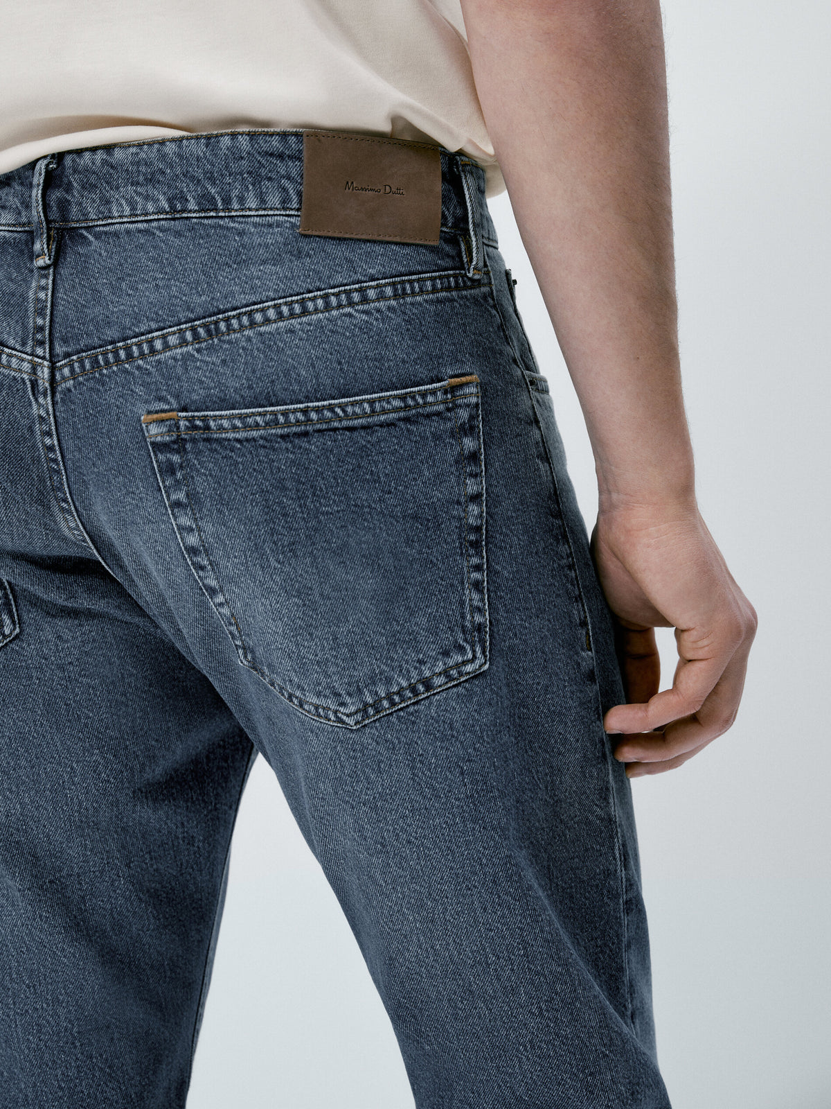 Pantalón vaquero mid stone wash tapered fit - INDIGO