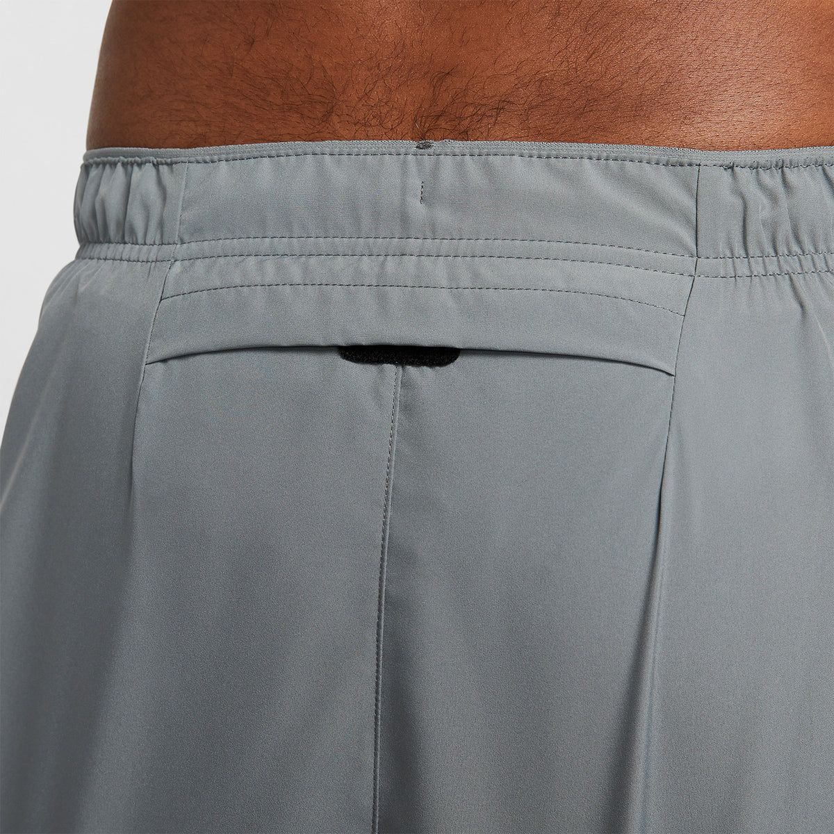Nike Challenger 5in Pantaloncini Smoke Grey/Reflective Silver