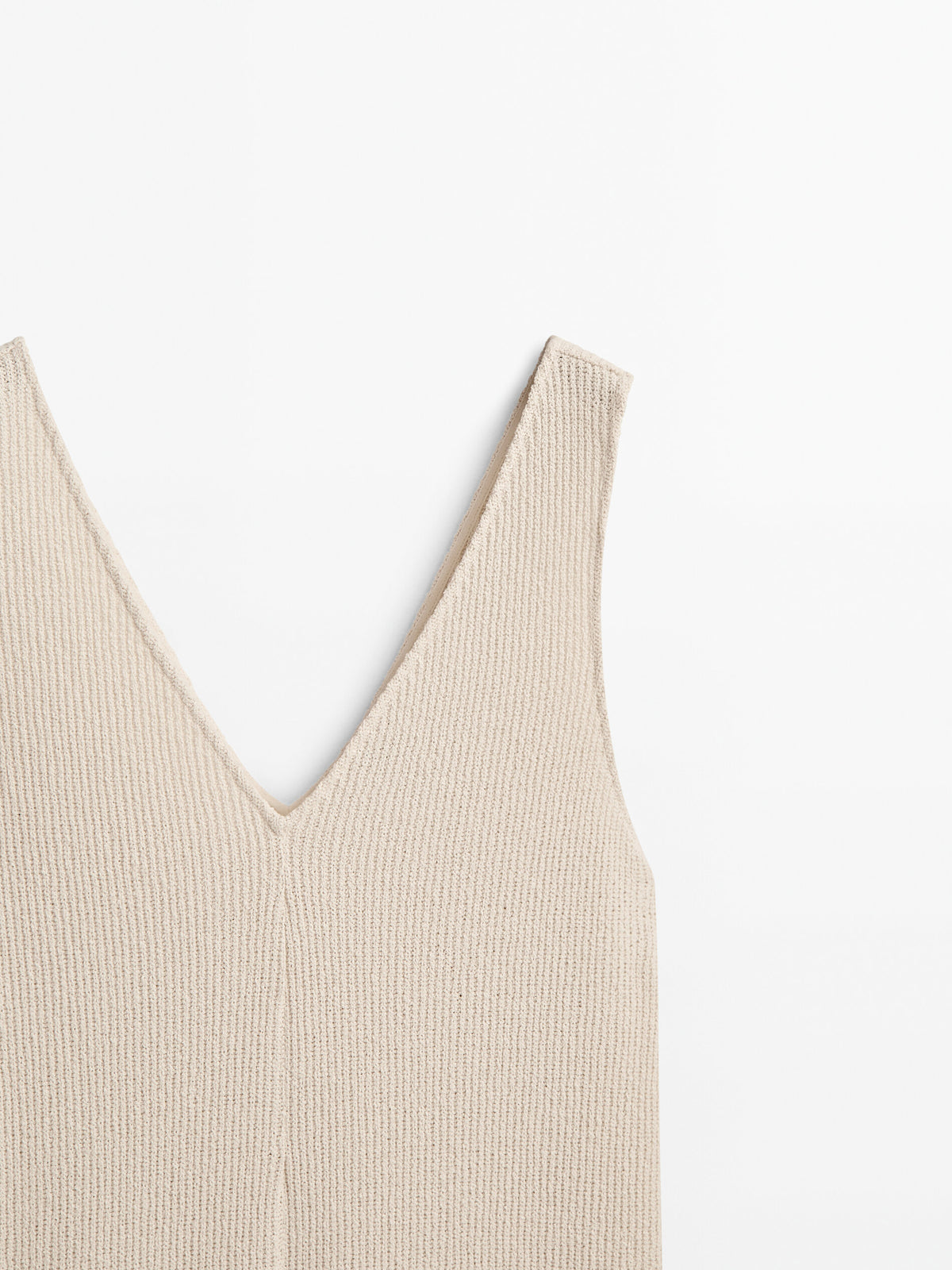 Vestido estructura escote pico abertura - CRUDO