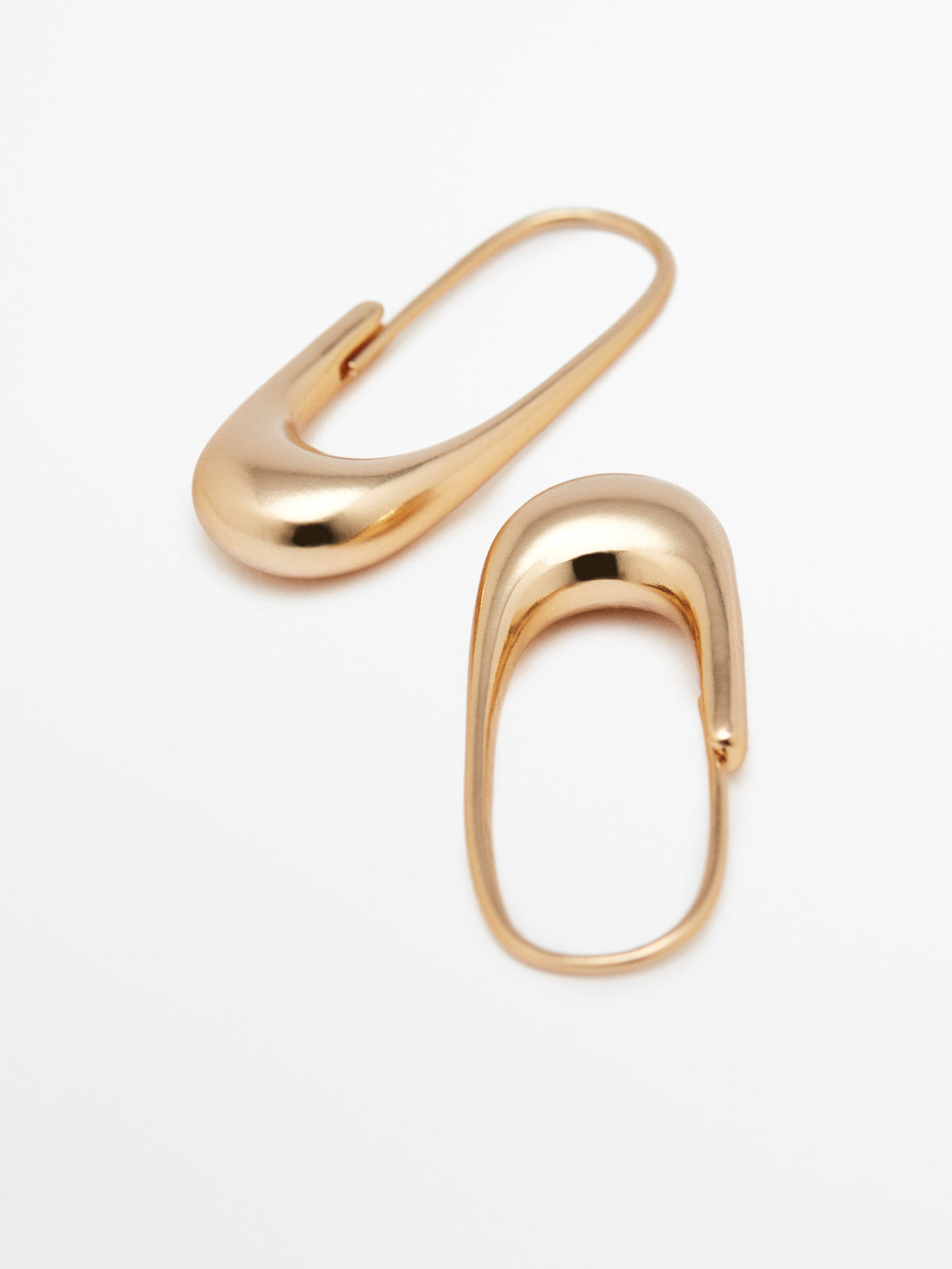 Pendientes ovalados detalle lágrima - DORADO