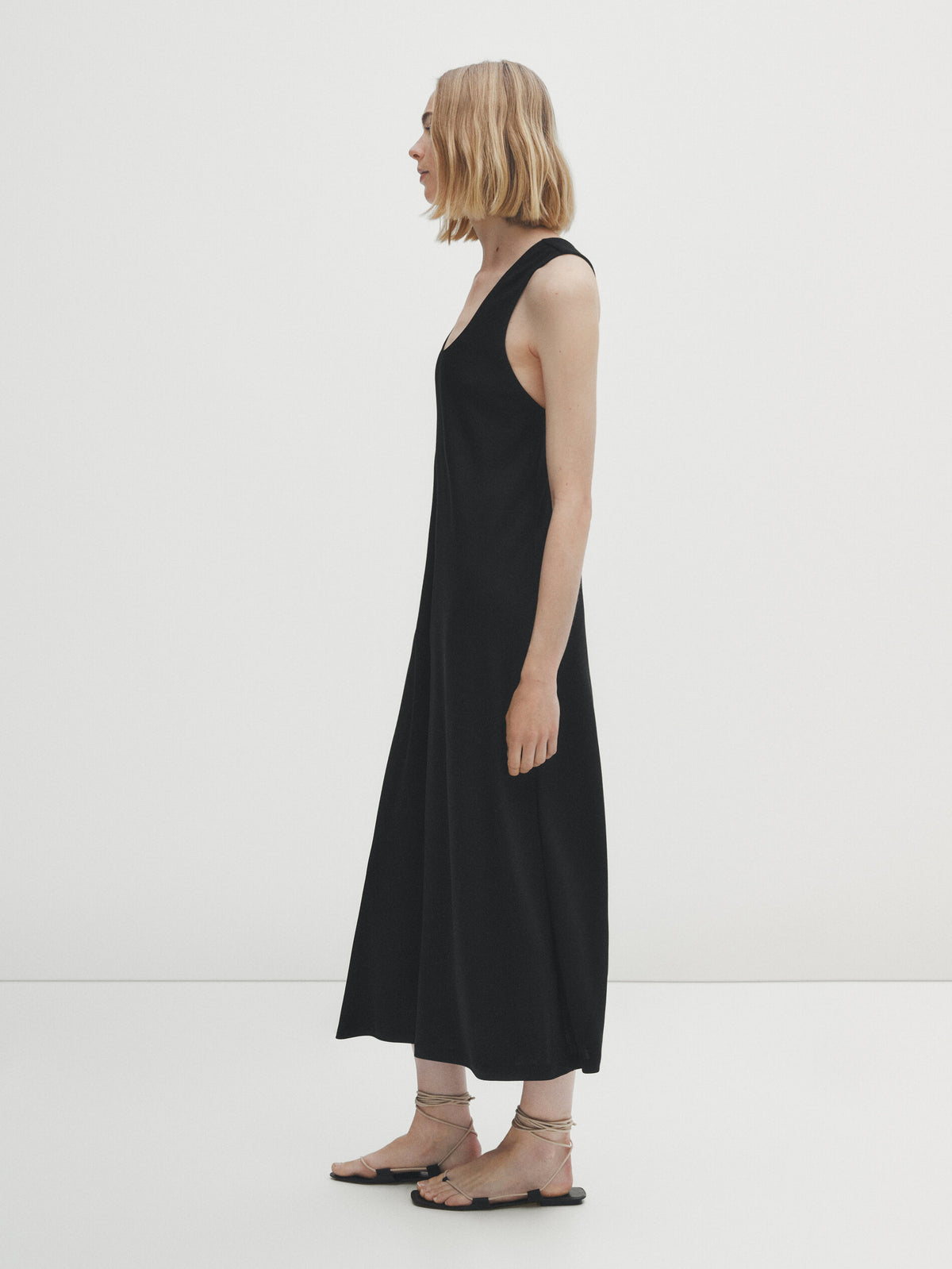 Vestido midi detalle pieza frunce espalda - NEGRO