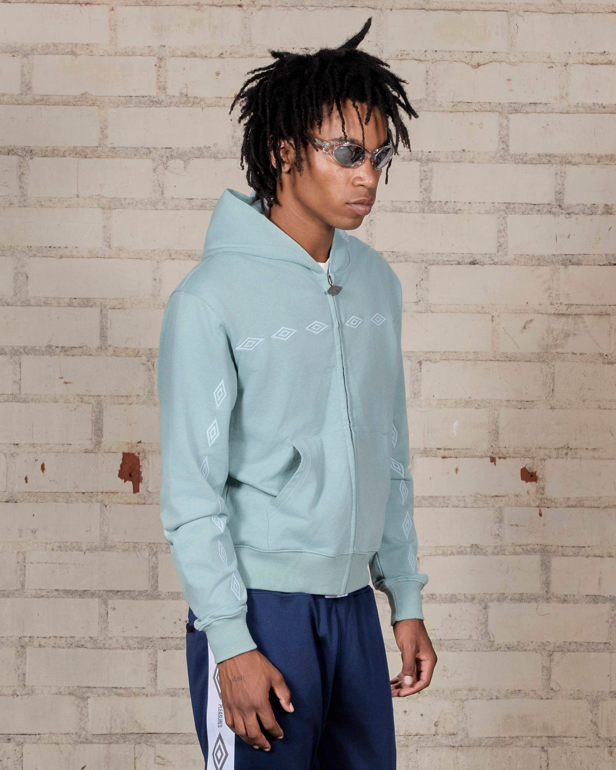 DIAMONDS ZIP FITTED HOODIE