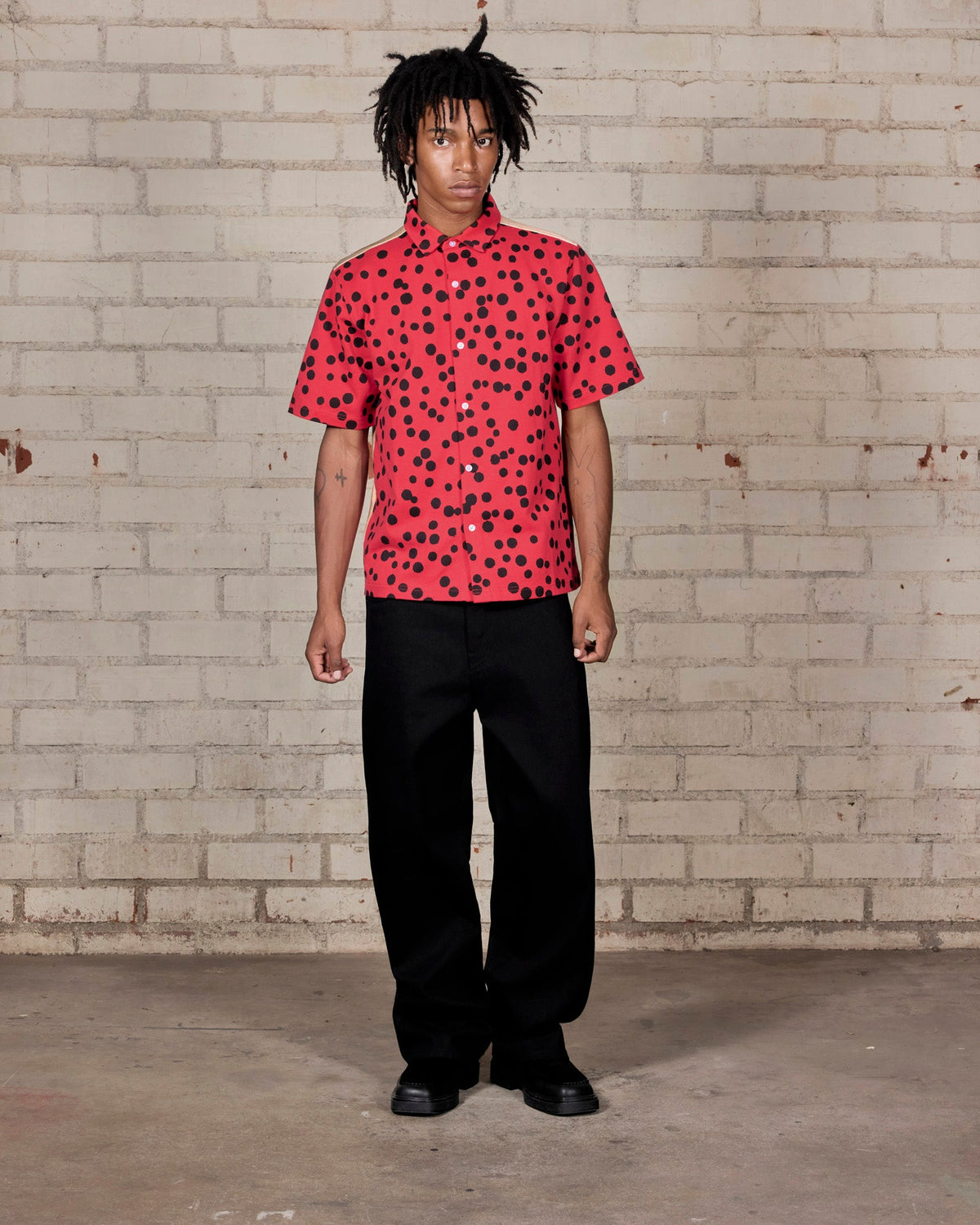 BUG EYE BUTTON UP