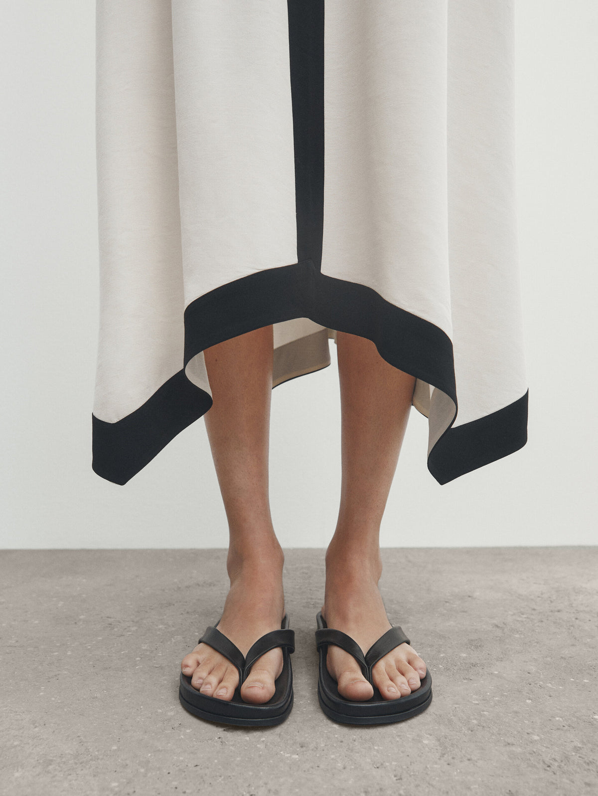 Vestido tirantes escote pico contraste - CRUDO
