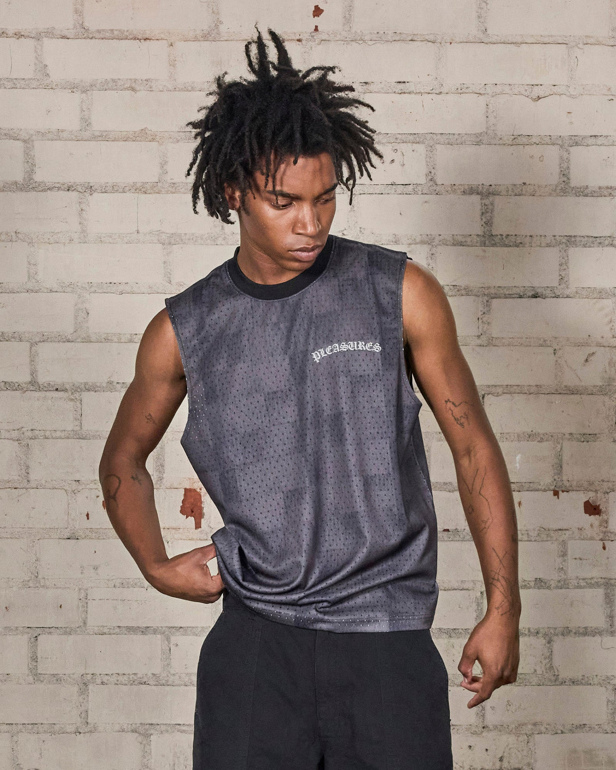 NEURAL MESH SLEEVELESS
